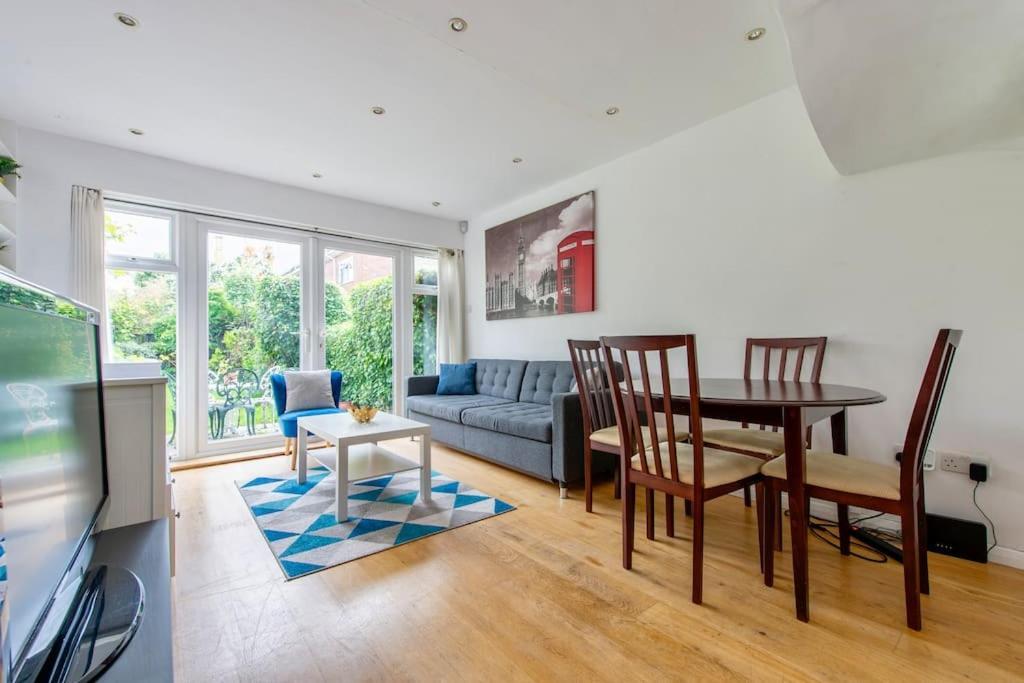 Lovely 2-Bed 15 Minutes To Central London Exterior photo