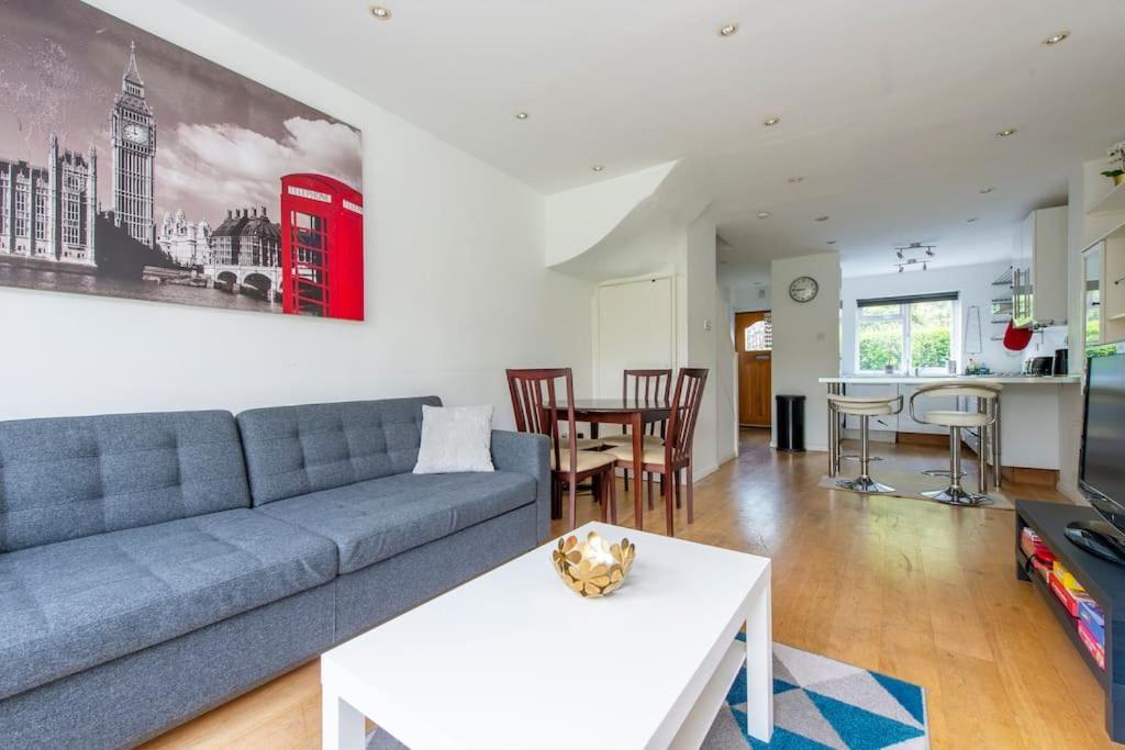 Lovely 2-Bed 15 Minutes To Central London Exterior photo